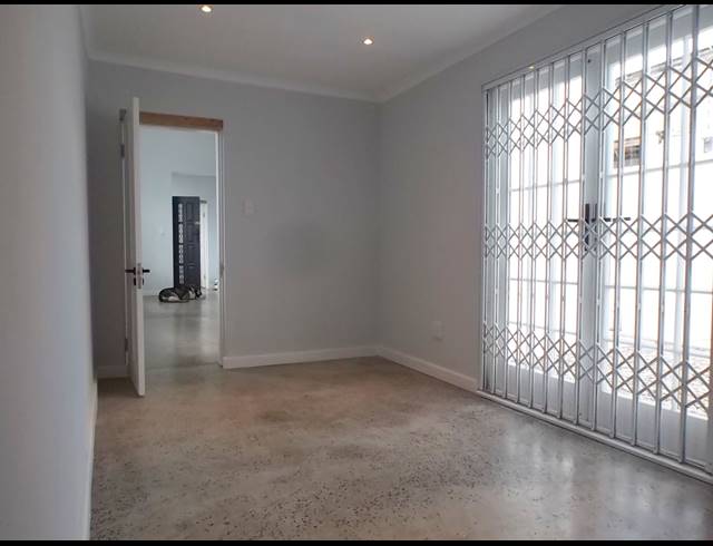 2 bed property to rent in OBSERVATORY